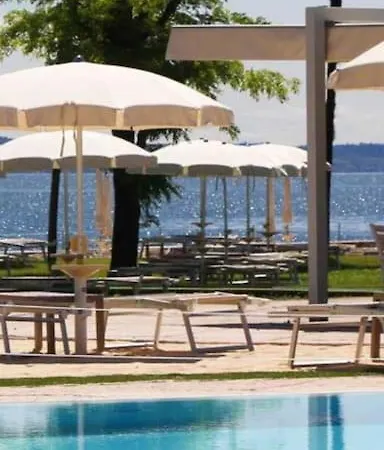 A Due Passi Dal Lago Gardone Riviera