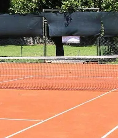 A Due Passi Dal Lago Gardone Riviera